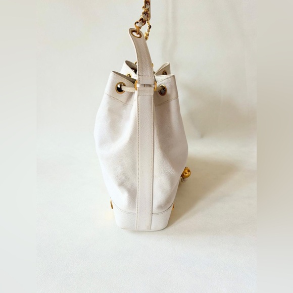 Beautiful Excellent Condition 🤍 CHANEL bucket bag, 1995 Collection 🤍 - Picture 11 of 16